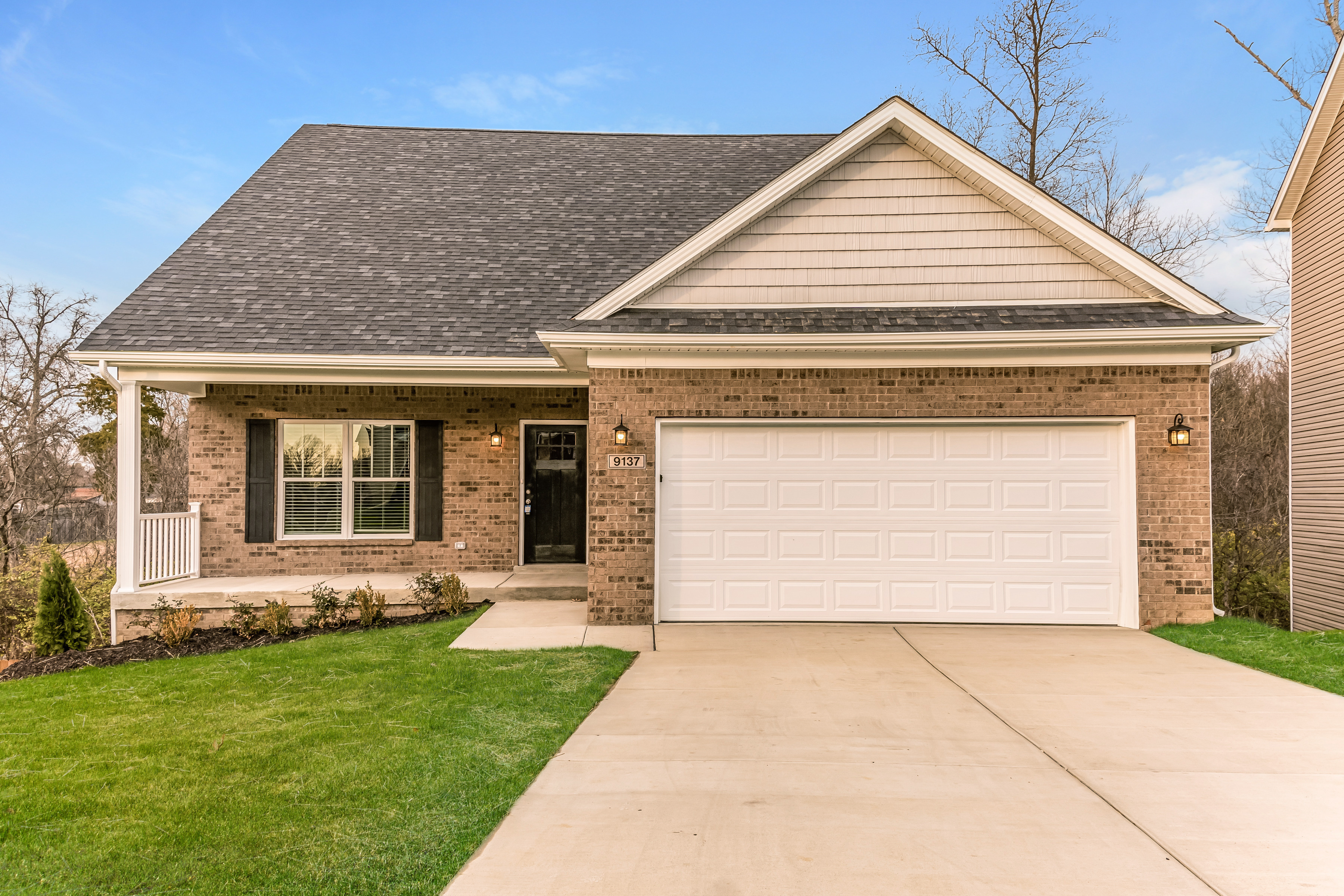 9137 River Trail Dr Louisville, KY 40229